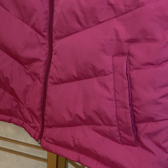 Beautiful, vibrant Lands‘ End puffer vest, women’s size medium (10-12) - Picture 3 of 6